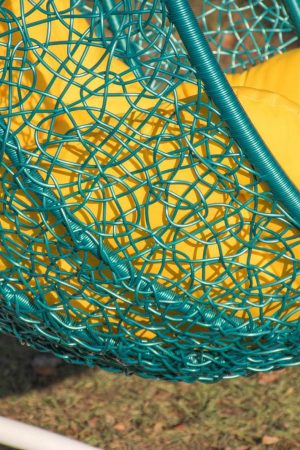 Ротанг бирюза на кресле Эмилия с жёлтой подушкой