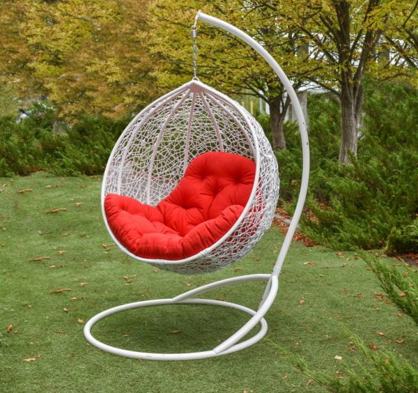 кресло-кокон эмилия белая с красной подушкой