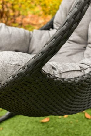 Плетение ротангом на кресле гамаке Комфорт Люкс от ЮМК