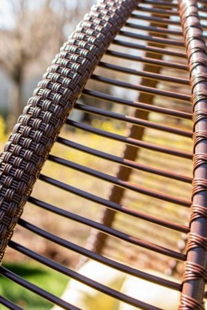 плетіння ротангом на качелі коконі кит