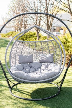 велике двомісне крісло кокон на стійці