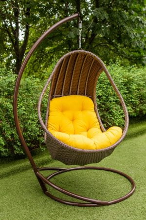 подвесное кресло комфорт люкс коричневое с жёлтой подушкой