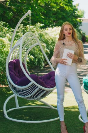 Кресло гамак комфорт белое с фиолетовой подушкой