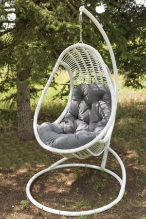 узкое подвесное кресло комфорт берёза на стойке