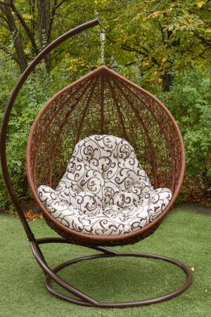Садовое кресло качалка из ротанга
