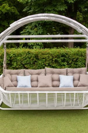 красивые садовые качели для сада Киев