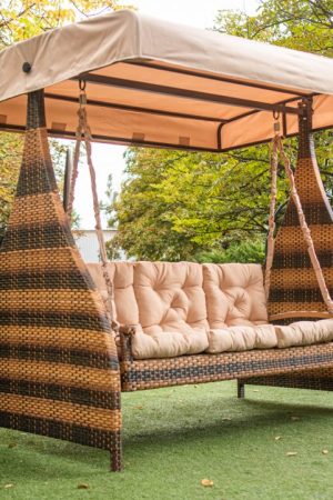 уличные качели из ротанга Киев