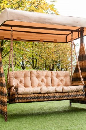 качели для троих на дачу