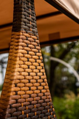 качеля Ривьера заплетенная ротангом