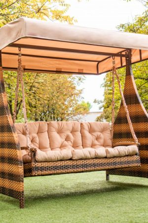 качели плетёные под дерево