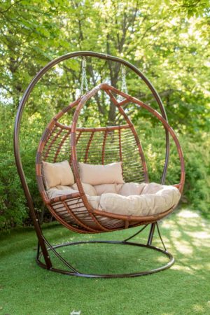 Двухместное кресло кокон глубокое с подушками