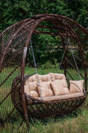 качеля из ротанга Мароу для дачи