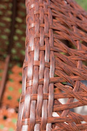 ротанг каштан под дерево