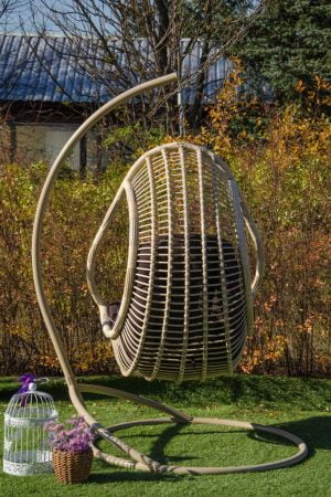 компактное подвесное кресло для взрослого