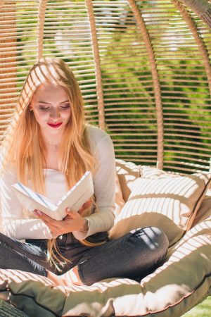 Огромное подвесное кресло Арена биг в бежевом цвете