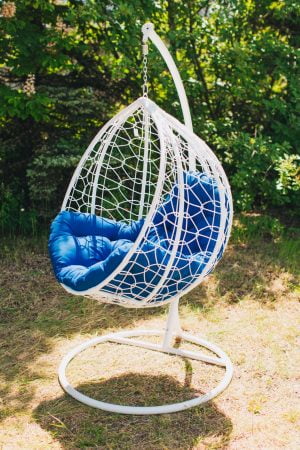 белое кресло подвесное из ротанга эко премиум