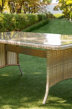 стіл плетений металевий