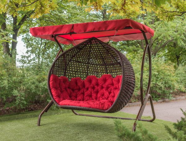 Большое садовое подвесное кресло кокон в цвете тик с красным
