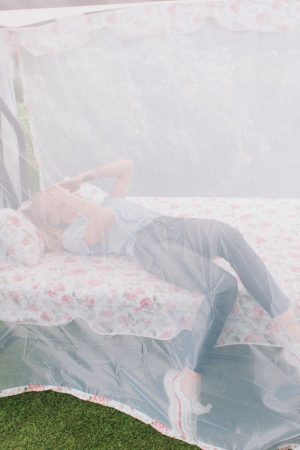 Садовые качели с москитной сеткой