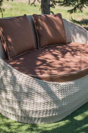 Качественный диван для сада и улицы искусственный ротанг