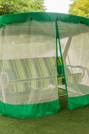 качели закрытые москитной сеткой