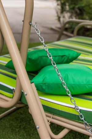 бежевые трубы на садовой качеле ЮМК