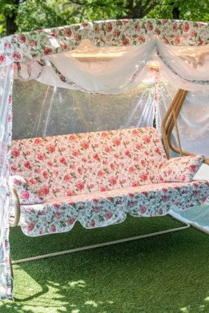 Качели для фото романтик