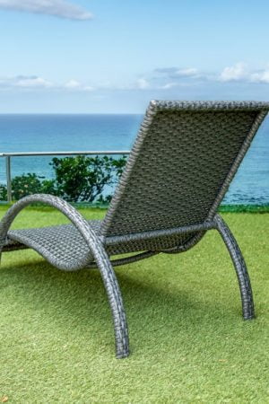 шезлонг со спинкой для пляжа