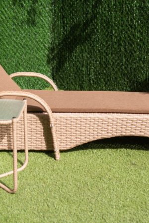 шезлонг с откидной спинкой