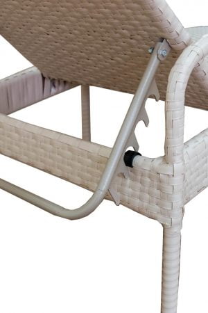 регулировка наклона спинки на шезлонге