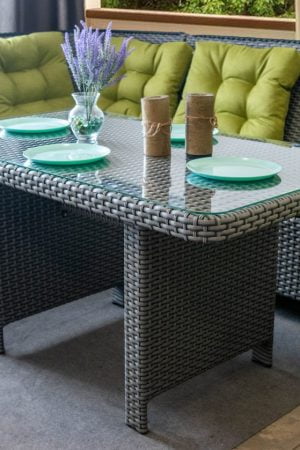 металеві меблі для відпочинку на вулиці