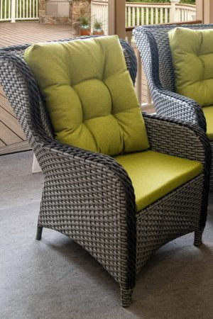 красиві плетені меблі з штучного ротангу