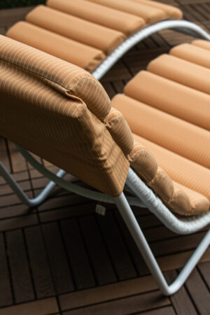 шезлонги с матрасом плетеные