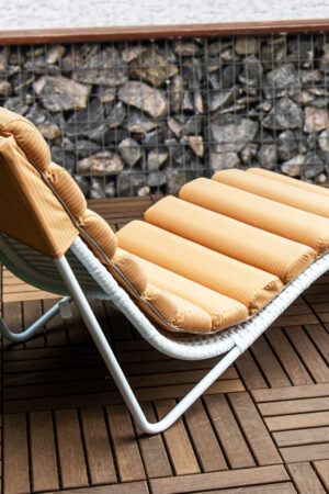 шезлонг хвиля волна из ротанга