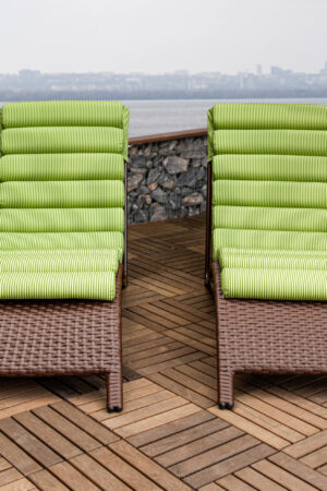 шезлонги плетеные ротанг коричневый с матрасом