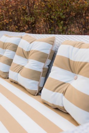 Мягкие части на диване из ротанга Бали