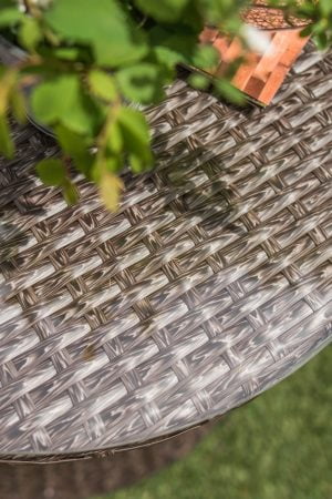 Столик из ротанга со стеклом