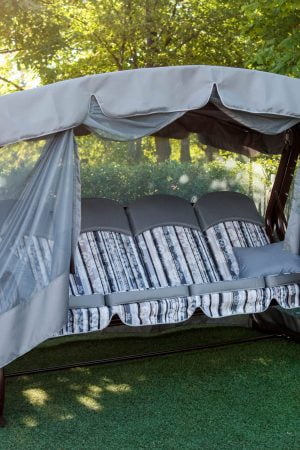 Удобные и красивые садовые качели Милан