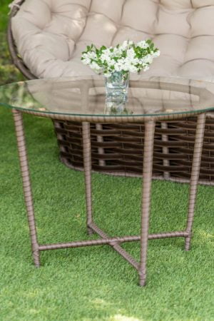 маленький кофейный столик со стеклом