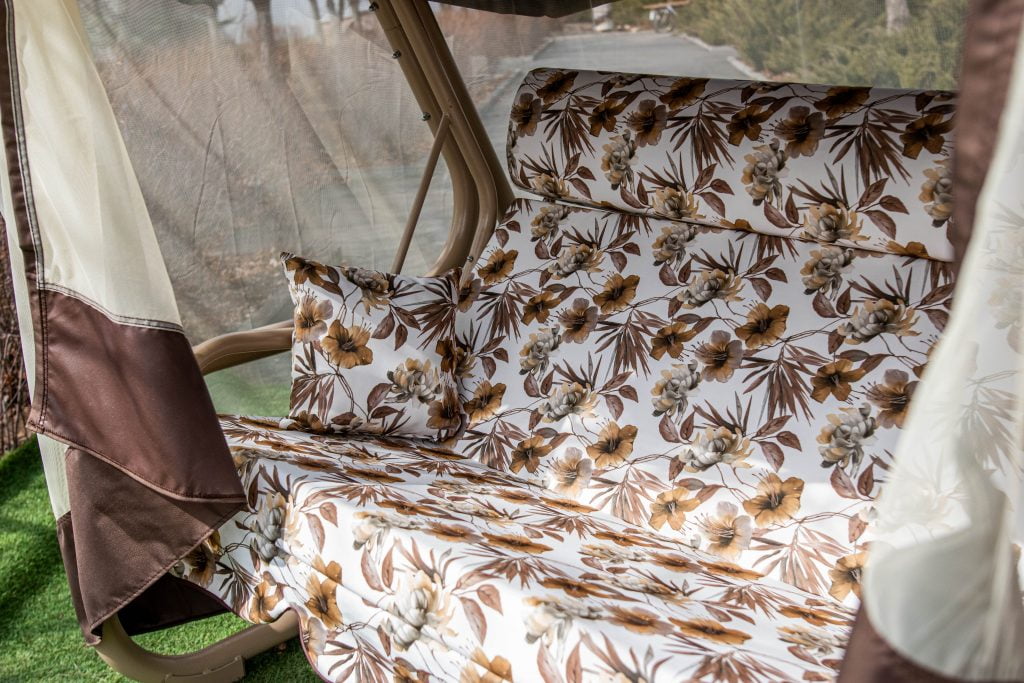 фото качели с подголовником