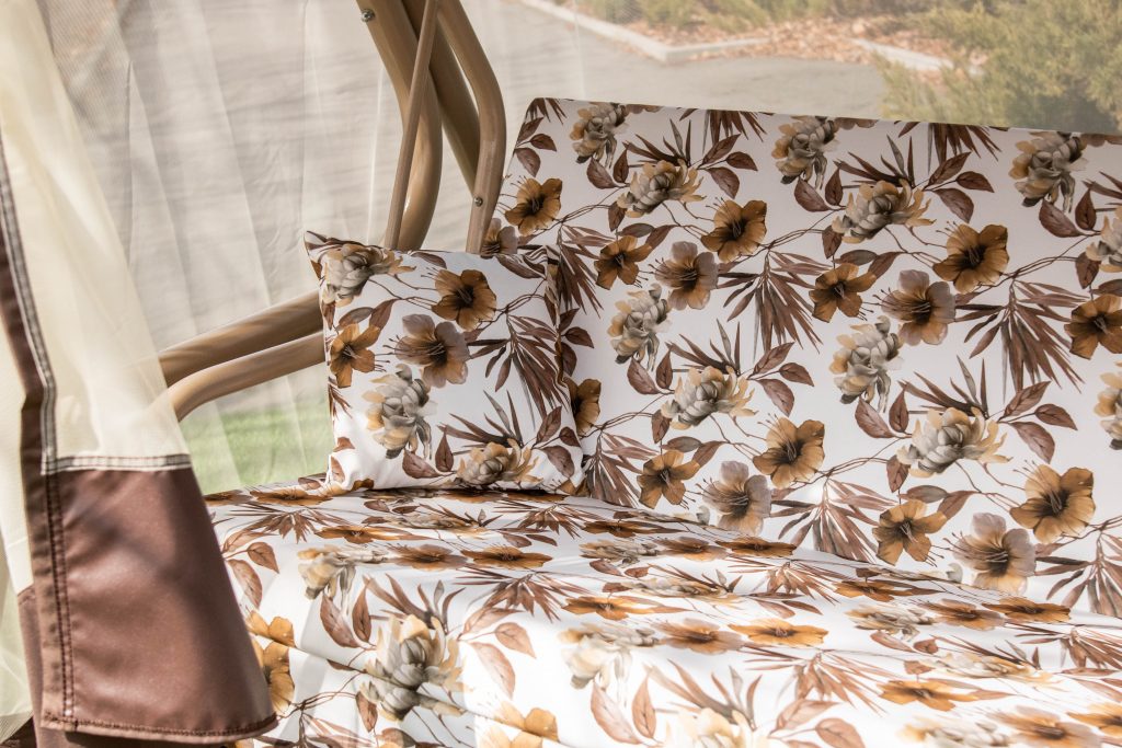 Ткань для качели в крупный цветок