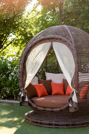 бунгало с диваном для улицы