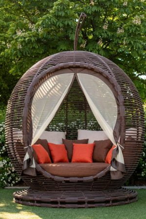 плетёный диван изротанга