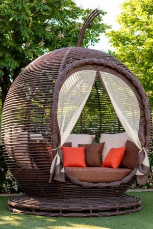 садовая беседка диван