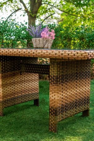 Плетёный стол для улицы Меланж