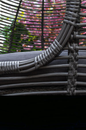 бунгало из серого ротанга