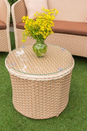 плетёный круглый столик со стеклом