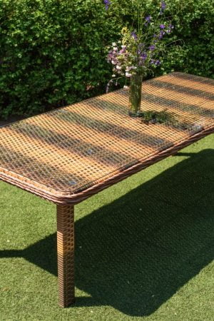 большой плетёный стол из искусственного ротанга