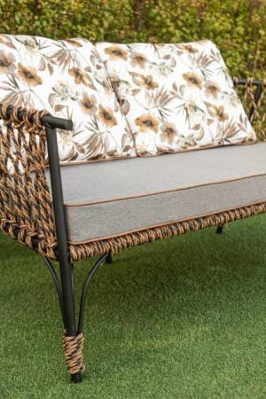 диван плетёный из металла в прихожую