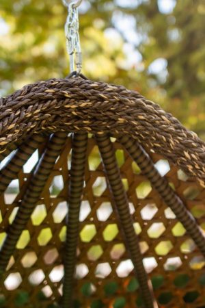 широкий передний обод на подвесном кресле креслоротанг